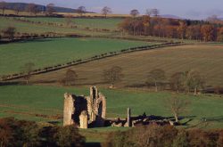 Edlingham Castle (© leefrost.co.uk)