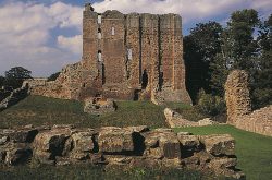 Norham Castle, nr Berwick (© graeme-peacock.com)