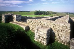 Housesteads Fort, by Hadrian's Wall (© graeme-peacock.com)