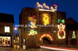 Alnwick Christmas Lights (graeme-peacock.com)